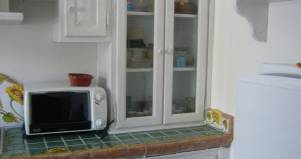 Cucina bianca in legno